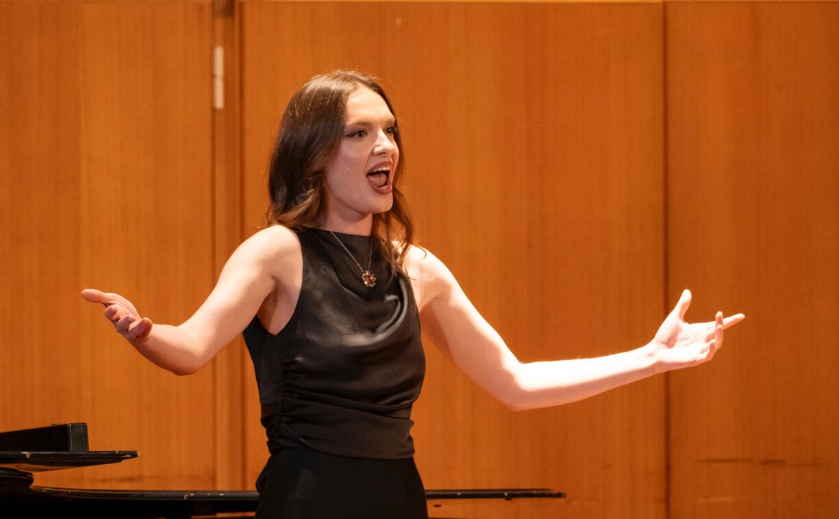Evgeniya Khomutova performing during an inspiring opera masterclass at Rock Hall. Evgeniya Khomutova singing during an opera masterclass at Rock Hall, Philadelphia