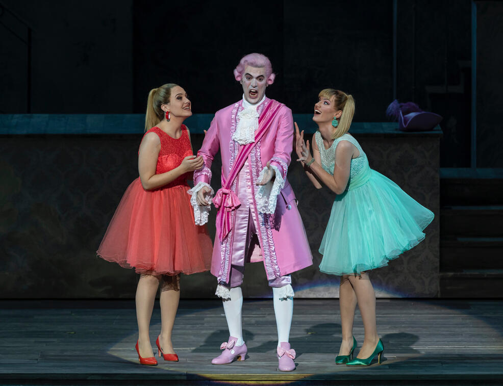 Captivating performance by Evgeniya Khomutova as Tisbe in La Cenerentola at Palau de les Arts Reina Sofia. Evgeniya Khomutova performing Tisbe in La Cenerentola at Palau de les Arts Reina Sofia, Valencia
